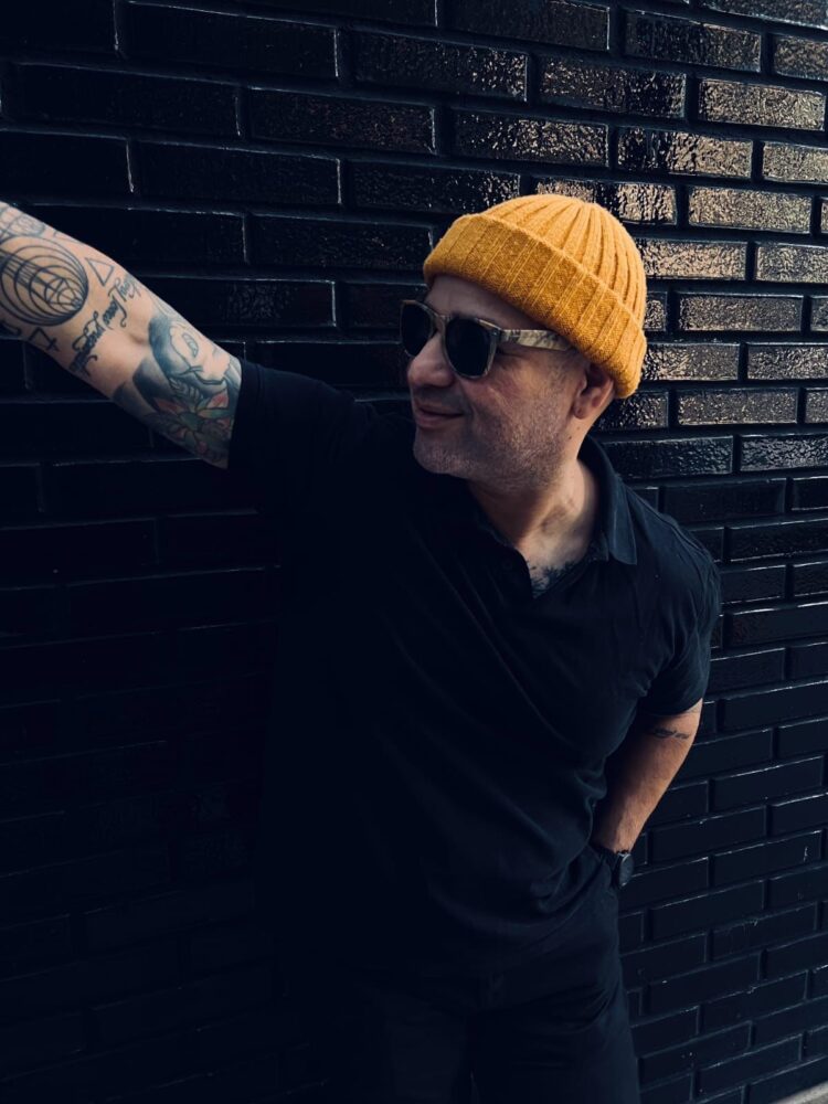 MXTX (Mota) lanza su nuevo sencillo "Amor a Mar, una emotiva y tropical canción que explora la distancia y la conexión con el mar"