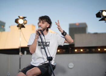 JAVI ROBLES Y TOTALPLAY: UNA SINFONÍA DE INNOVACIÓN Y CONEXIÓN EN LA PLAYHAUS