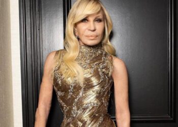 Donatella Versace deja la dirección creativa de Versace tras casi 30 años al frente