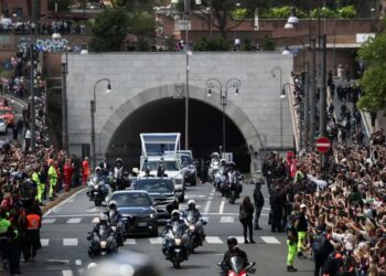 Más de 250 mil personas acudieron a la misa funeral del papa Francisco, confirma el Vaticano