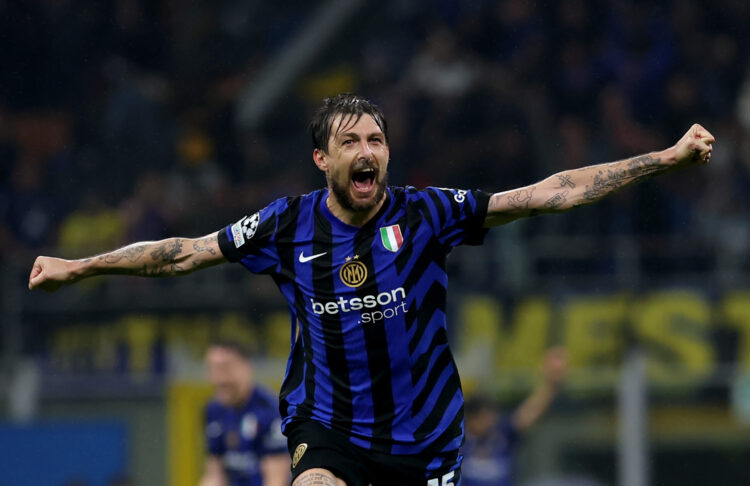 MILAN, ITALY - MAY 06: Francesco Acerbi of FC Internazionale celebrates at full-time following the team's victory and subsequent progression into the final after the UEFA Champions League 2024/25 Semi Final Second Leg match between FC Internazionale Milano and FC Barcelona at Giuseppe Meazza Stadium on May 06, 2025 in Milan, Italy. (Photo by Ryan Pierse - UEFA/UEFA via Getty Images)