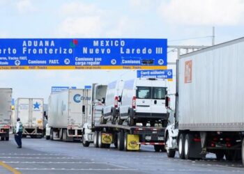 Acusan ilegalidad en Aduanas