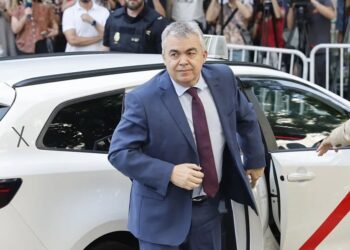 El juez envía a prisión sin fianza a Santos Cerdán