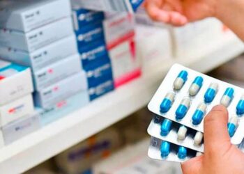 Claudia Sheinbaum señala a farmacéuticas por retraso en entrega de medicamentos