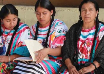 En México 7.4 millones hablan lenguas indígenas… pero 6 de cada 10 están en riesgo de desaparece