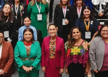 ‘Es tiempo de mujeres en México y en el mundo’, dice Sheinbaum
