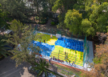 De parques olvidados a lugares de juego y cuidado: un modelo que cambia la ciudad