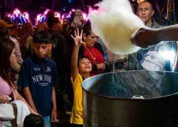 ‘Catrinas’ y ‘altares rodantes’ se apoderaron de la CDMX en Rodada por Día de Muertos