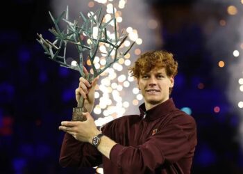 Jannik Sinner conquista París y vuelve a la cima de la ATP