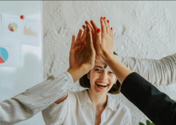 Propósito y liderazgo positivo en equipos híbridos: Tecmilenio