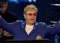 MÚSICO INGLÉS “Ha sido devastador”: Elton John narra su forma de vida tras perder la vista en un ojo