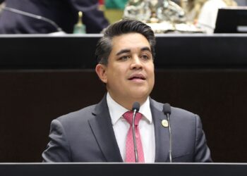 Plantean reforma constitucional para prohibir contratar a menores de edad en labores peligrosas o insalubres