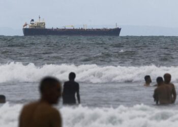 EU incauta buque petrolero con bandera rusa, vinculado a Venezuela