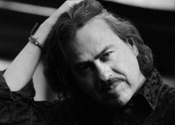 José Manuel Aguilera de la Barranca rinde homenaje a la literatura mexicana con Tinta negra y roja