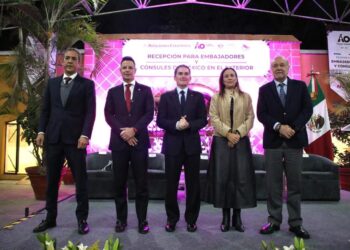 Nuevo León fortalece su proyección internacional en recepción con embajadores y Cónsules de México