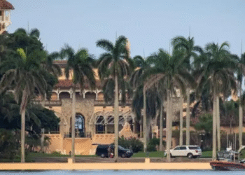 Abaten agentes del Servicio Secreto a joven armado tras intentar irrumpir en Mar-a-Lago