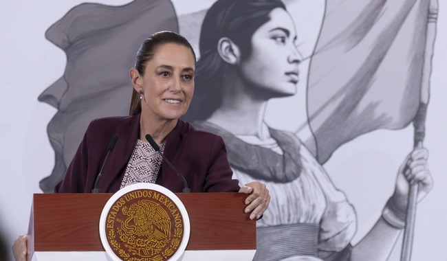 Cuauhtémoc, Ciudad de México. 17 de febrero 2026. La presidenta constitucional de los Estados Unidos Mexicanos, la Doctora Claudia Sheinbaum Pardo en conferencia de prensa matutina en el salón de la Tesorería de Palacio Nacional. La acompañan: Eduardo Clark, subsecretario de Integración y desarrollo del sector salud; Martí Batres Guadarrama, director general del Instituto de Seguridad y Servicios Sociales de los Trabajadores del Estado (ISSSTE); Zoé Alejandro Robledo Aburto, director general del Instituto Mexicano del Seguro Social; Ramiro López Elizalde, subsecretario de Prevención y Promoción de la Salud. Enlace con Alejandro Svarch Pérez, director general de IMSS-Bienestar.  Foto: Juan Carlos Buenrostro/Presidencia