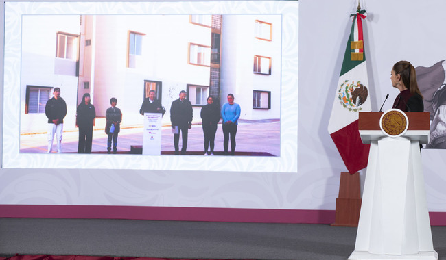 Cuauhtémoc, Ciudad de México. 18 de febrero 2026. La presidenta constitucional de los Estados Unidos Mexicanos, la Doctora Claudia Sheinbaum Pardo en conferencia de prensa matutina en el salón de la Tesorería de Palacio Nacional. La acompañan: Raquel Buenrostro, Secretaria Anticorrupción y de Buen Gobierno; Esthela Damián Peralta, consejera jurídica del Ejecutivo Federal; Miguel Ángel Elorza Vásquez, coordinador de Infodemia. Foto: Saúl López Escorcia/Presidencia