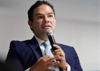 Estrategia desesperada de  Enrique Vargas del Villar en busca de construir una base electoral, Ya se dIce presidente municipal de  Huixquilucan