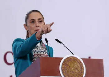 Sheinbaum niega fuga de hidrocarburo desde Cantarell y anuncia reunión con grupo que atiende el derrame