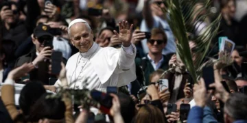 El papa León XIV será el portador de la cruz en su primer viacrucis de Viernes Santo en el Coliseo