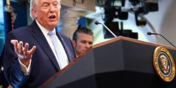 Trump anuncia el “reinicio más poderoso del mundo” previo a conversaciones con Irán