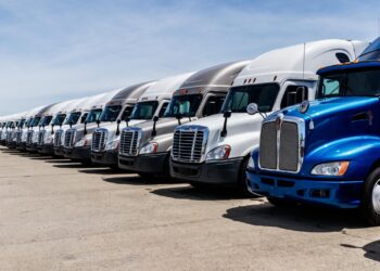 Industria de vehículos pesados respalda programa del gobierno para modernizar el autotransporte