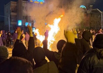 Trump confirma el envío de armas a manifestantes en Irán a través de los kurdos