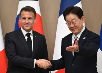 Francia y Corea del Sur afirman que trabajarán para reabrir el estrecho de Ormuz