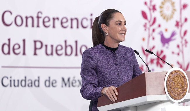 Cuauhtémoc, Ciudad de México. 8 de abril 2026. La presidenta constitucional de los Estados Unidos Mexicanos, la Doctora Claudia Sheinbaum Pardo en conferencia de prensa matutina en el salón de la Tesorería de Palacio Nacional. La acompañan: Luz Elena González Escobar, secretaria de Energía; Víctor Rodríguez Padilla, director de Petróleos Mexicanos (PEMEX), Juan José Vidal, subsecretario de Hidrocarburos; Jorge Marcial Islas Samperio, subsecretario de Planeación y Transición Energética y Miguel Ángel Elorza Vásquez, coordinador de Infodemia.   Foto: Juan Carlos Buenrostro/Presidencia