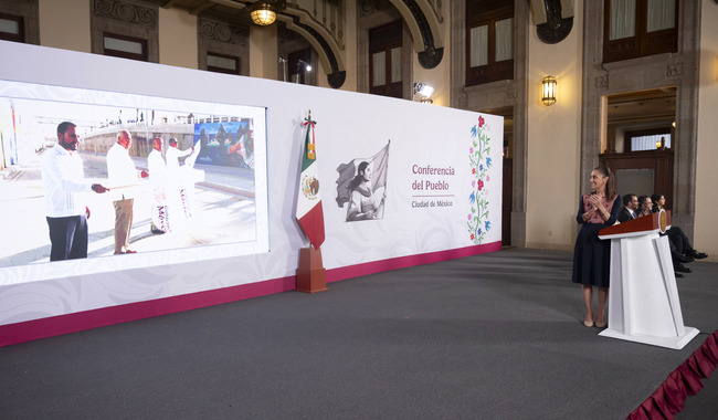 Cuauhtémoc, Ciudad de México. 25 de mayo 2026. La presidenta constitucional de los Estados Unidos Mexicanos, la Doctora Claudia Sheinbaum Pardo en conferencia de prensa matutina en el salón de la Tesorería de Palacio Nacional. La acompañan: Iván Escalante, Procurador Federal del Consumidor (Profeco); Violeta Vázquez-Rojas Maldonado, subsecretaria de Ciencia y Humanidades de la Secretaría de Ciencia (SECIHTI); Gerardo Tamayo, director General de Cooperación Institucional y Sectorial · Secretaría de Ciencia, Humanidades, Tecnología e Innovación Secihti; Diana Aurora Correa, subdirectora de Diseño Digital y Medios Sociales en la Unidad de Memoria Histórica.   Foto: Saúl López Escorcia /Presidencia
