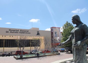 Alborota Efrén Emmanuel Jarquín González avispero en el Hospital Civil «Dr. Aurelio Valdivieso» de Oaxaca; denuncian falta de insumos