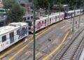 Falla el Tren Ligero en ruta al Estadio Azteca a 10 días del Mundial; queda ladeado sobre las vías