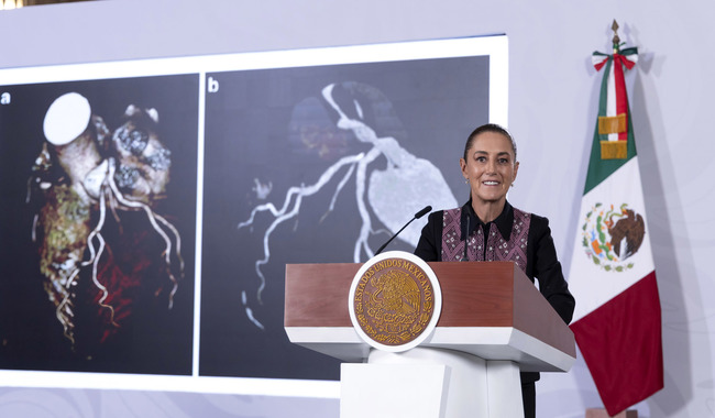 Cuauhtémoc, Ciudad de México. 23 de junio 2026. La presidenta constitucional de los Estados Unidos Mexicanos, la Doctora Claudia Sheinbaum Pardo en conferencia de prensa matutina en el salón de la Tesorería de Palacio Nacional. La acompañan: David Kershenobich, secretario de salud; Eduardo Clark, subsecretario de Integración y desarrollo del sector salud; Martí Batres Guadarrama, director general del Instituto de Seguridad y Servicios Sociales de los Trabajadores del Estado (ISSSTE); Zoé Alejandro Robledo Aburto, director general del Instituto Mexicano del Seguro Social; Alejandro Svarch Pérez, director general de IMSS-Bienestar. Foto: Juan Carlos Buenrostro/Presidencia