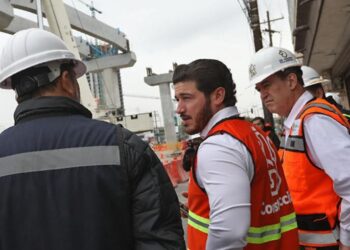 Samuel García renueva mandos en Tesorería en medio de cuestionamientos por el impuesto verde