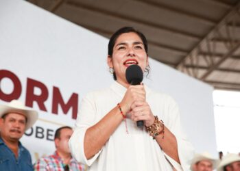 Elizabeth López Blanco muestra músculo en la carrera por Nayarit