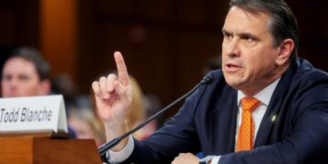 Todd Blanche comparece ante el Senado para buscar la dirección del Departamento de Justicia