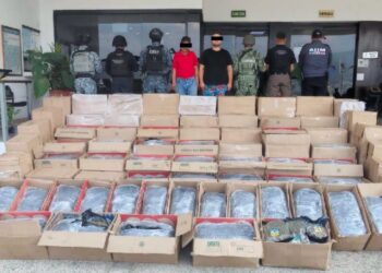 Capturan a tres personas con casi 700 kilos de marihuana en carretera de Chiapas; viajaban desde la CDMX