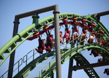 Celebra el Día Internacional de la Montaña Rusa en Aztlán Feria de Chapultepec con oferta única