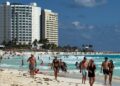PIB turístico apenas avanza 0.1%, mientras se desploma el gasto de turistas extranjeros