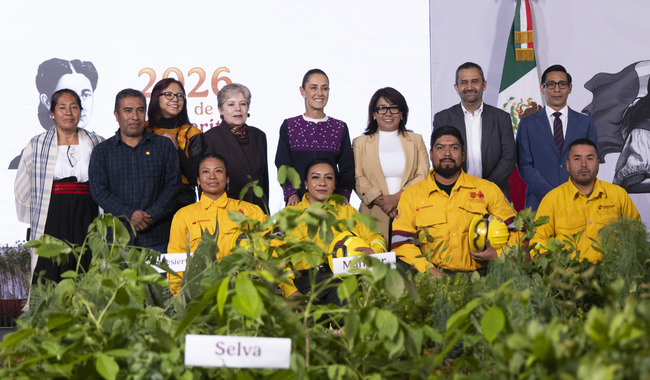Cuauhtémoc, Ciudad de México. 5 de agosto 2026. La presidenta constitucional de los Estados Unidos Mexicanos, la Doctora Claudia Sheinbaum Pardo en conferencia de prensa matutina en el salón de la Tesorería de Palacio Nacional. La acompañan: Leticia Ramírez Amaya, secretaria de Bienestar; Alicia Bárcena, secretaria de Medio Ambiente y Recursos Naturales; Columba López, secretaria de Agricultura y Desarrollo Rural; Sergio Humberto Graf Montero, director General de la Comisión Nacional Forestal (CONAFOR) y Miguel Ángel Elorza Vásquez, coordinador de Infodemia. Foto: Juan Carlos Ramos Mamahua/Presidencia
