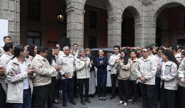Cuauhtémoc, Ciudad de México. 20 de agosto 2026. La presidenta constitucional de los Estados Unidos Mexicanos, la Doctora Claudia Sheinbaum Pardo en conferencia de prensa matutina en Palacio Nacional. La acompañan: Rosaura Ruiz Gutiérrez, Secretaría de Ciencia, Humanidades, Tecnología e Innovación; Rosaura Ruiz Gutiérrez, Secretaría de Ciencia, Humanidades, Tecnología e Innovación; Roberto Capuano Tripp, Coordinador proyecto Olinia; Javier Rafael Garayoa Guajardo, Coordinador proyecto Olinia; Carlos Torres Rosas, director general de Nacional Financiera (Nafin) y del Banco Nacional de Comercio Exterior (Bancomext); Noemí Juárez Pérez, subsecretaria de Educación Pública    Foto: Juan Carlos Buenrostro/Presidencia
