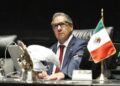 Higinio Martínez solicita que se presente dictamen sobre prohibición de celulares en educación básica