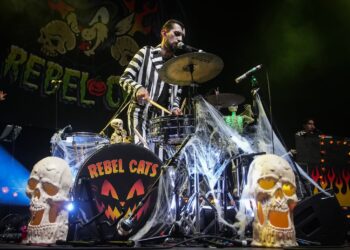 Rebel Cats celebró al rockabilly y la vigencia de Vincent Van Rock en el Teatro Metropólitan