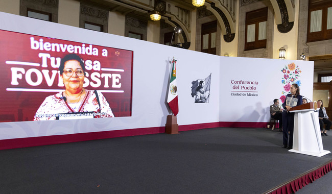 Cuauhtémoc, Ciudad de México. 14 de septiembre 2026. La presidenta constitucional de los Estados Unidos Mexicanos, la Doctora Claudia Sheinbaum Pardo en conferencia de prensa matutina en Palacio Nacional. La acompañan: Edna Vega Rangel, secretaria de Desarrollo Agrario, Territorial y Urbano; Octavio Romero Oropeza, director General del INFONAVIT; Jabnely Maldonado Meza, vocal ejecutiva del Fovissste; Iván Escalante, Procurador Federal del Consumidor (Profeco); Alfonso Suárez del Real, asesor político de la Coordinación de Comunicación Social.    Foto: Juan Carlos Ramos Mamahua/Presidencia