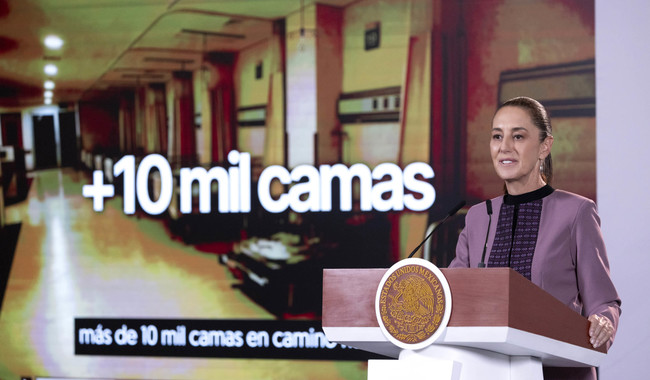 Cuauhtémoc, Ciudad de México. 29 de septiembre 2026. La presidenta constitucional de los Estados Unidos Mexicanos, la Doctora Claudia Sheinbaum Pardo en conferencia de prensa matutina en Palacio Nacional. La acompañan: David Kershenobich, secretario de salud; Eduardo Clark, subsecretario de Integración y desarrollo del sector salud; Martí Batres Guadarrama, director general del Instituto de Seguridad y Servicios Sociales de los Trabajadores del Estado (ISSSTE); Zoé Alejandro Robledo Aburto, director general del Instituto Mexicano del Seguro Social; Alejandro Svarch Pérez, director general de IMSS-Bienestar; Arturo Medina, subsecretario de Derechos Humanos de la secretaría de Gobernación. Foto: Juan Carlos Ramos Mamahua/Presidencia