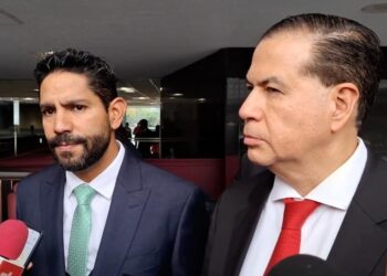Reunión con titular del OIC del INE, para informar sobre investigación de irregularidades en contratación de material electoral: Javier Herrera y Ricardo Mejía