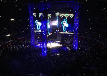 Edén Muñoz conquista la Monumental Plaza de Toros; la lluvia no apagó una noche de regional mexicano
