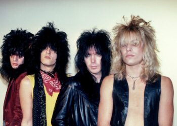 Mötley Crüe celebra 45 años de su debut con una edición de lujo de Too Fast For Love