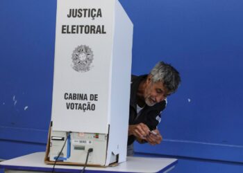 Arrancan en Brasil las elecciones presidenciales